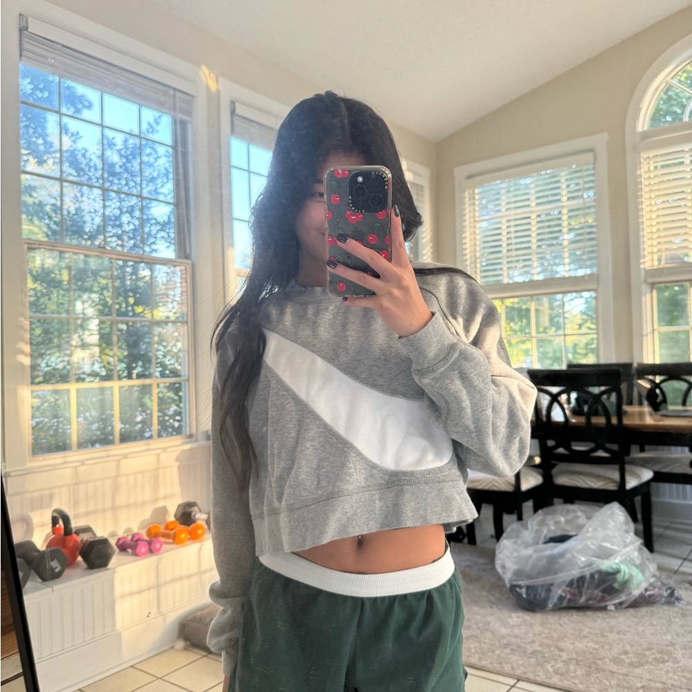 Nike gray crop crewneck sweatshirt!!